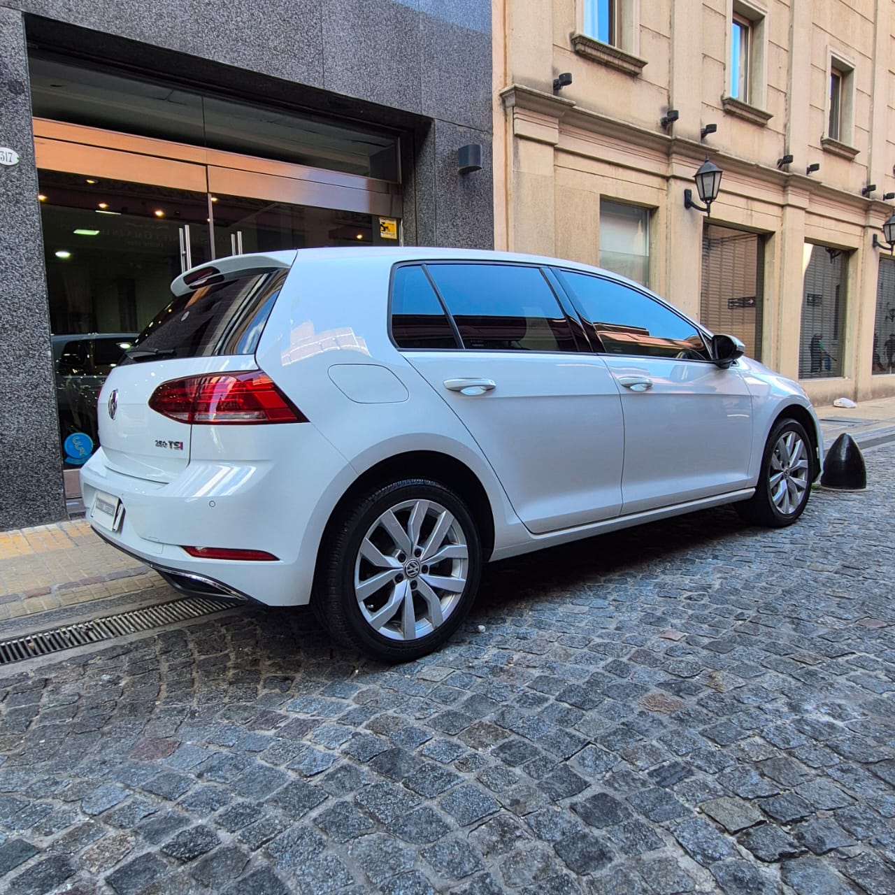 Mira esta publicación de Volkswagen Golf 2020 en Motordil