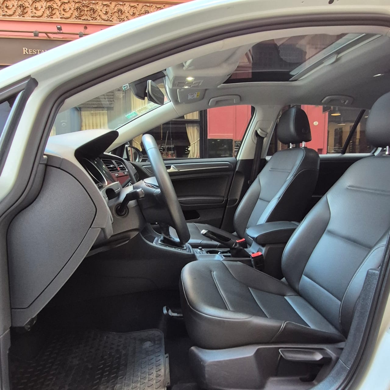 Mira esta publicación de Volkswagen Golf 2020 en Motordil