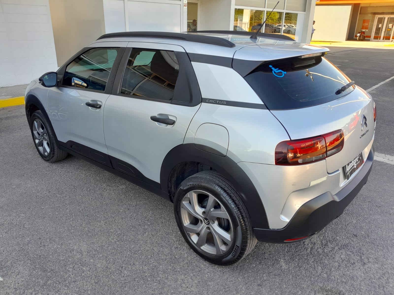 Mira esta publicación de Citroen C 4 Cactus 2021 en Motordil