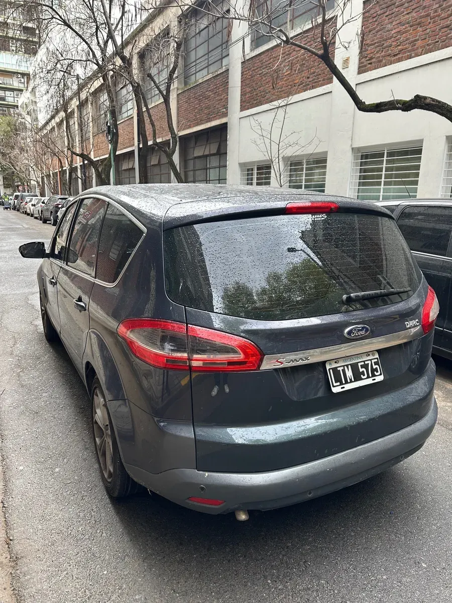 Mira esta publicación de Ford S Max 2012 en Motordil
