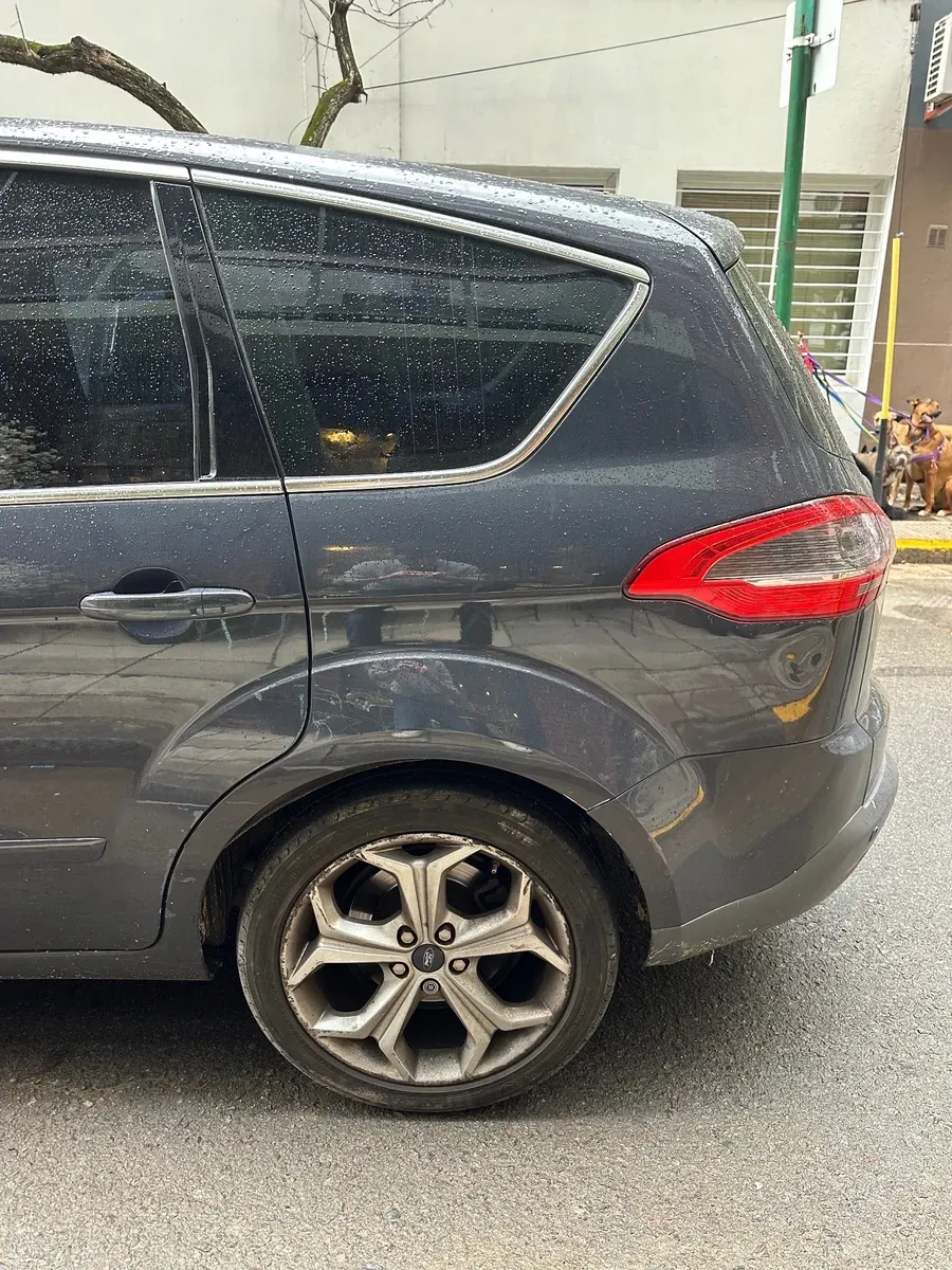 Mira esta publicación de Ford S Max 2012 en Motordil