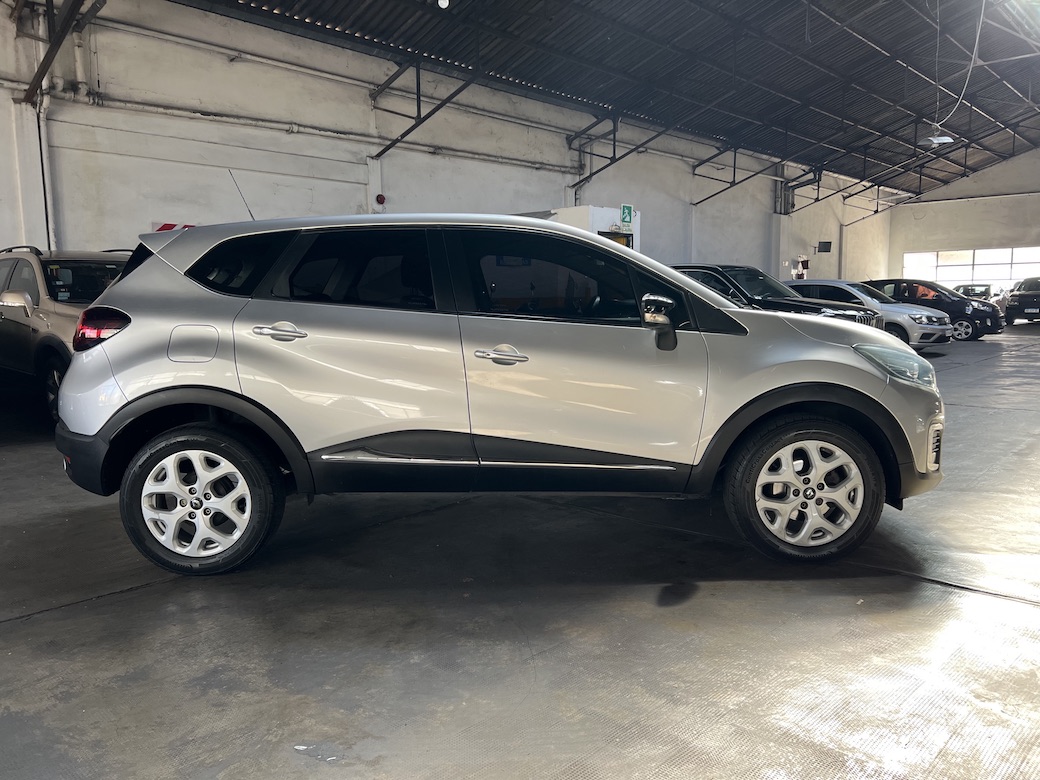 Mira esta publicación de Renault Captur 2020 en Motordil