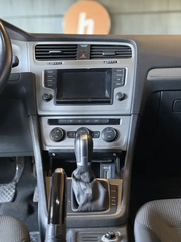 Mira esta publicación de Volkswagen Golf 2015 en Motordil