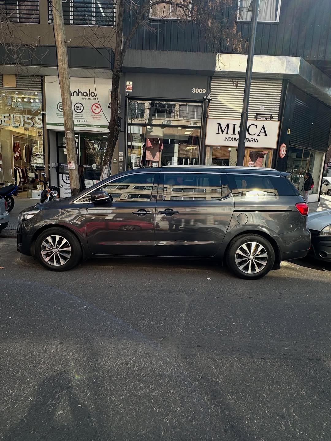 Mira esta publicación de KIA Carnival 2018 en Motordil