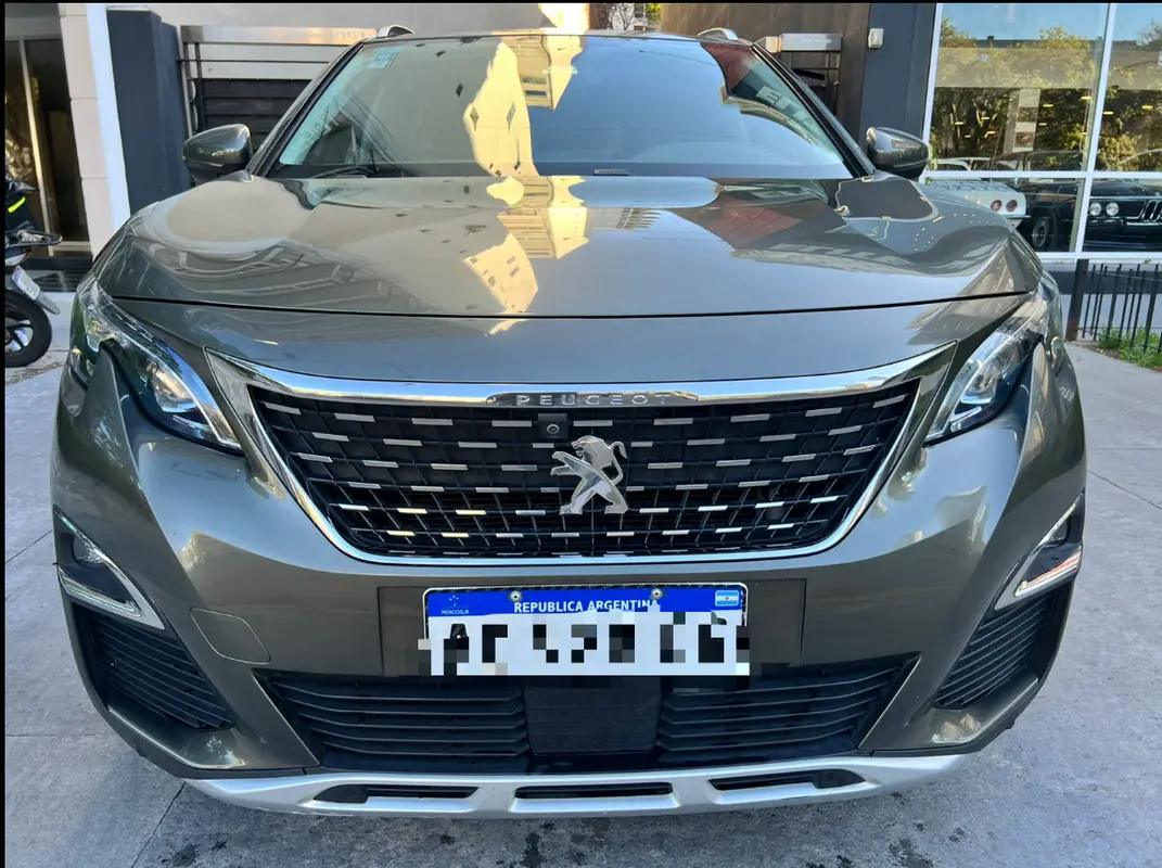 Mira esta publicación de Peugeot 5008 2018 en Motordil