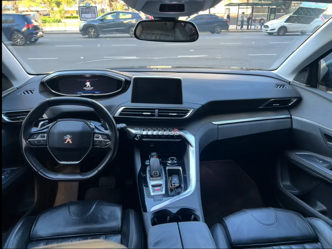 Mira esta publicación de Peugeot 5008 2018 en Motordil