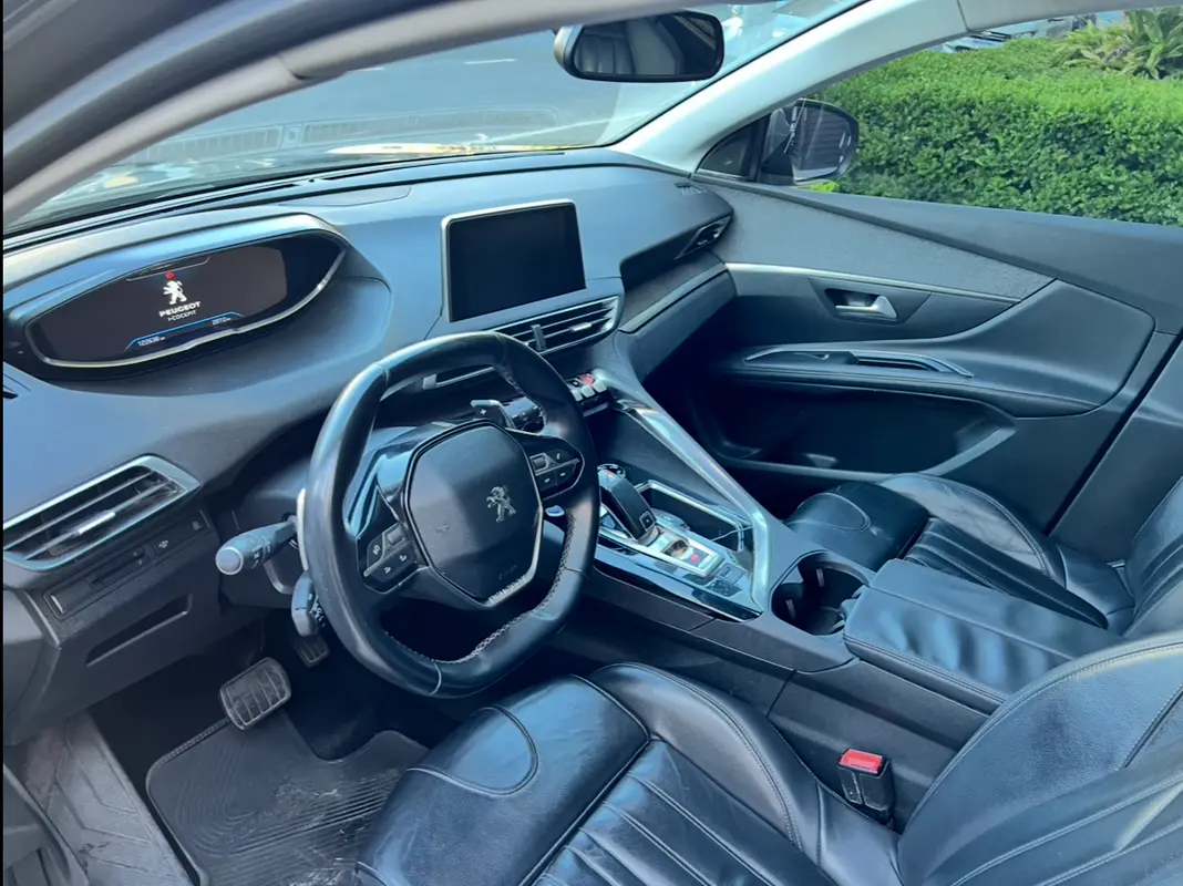 Mira esta publicación de Peugeot 5008 2018 en Motordil