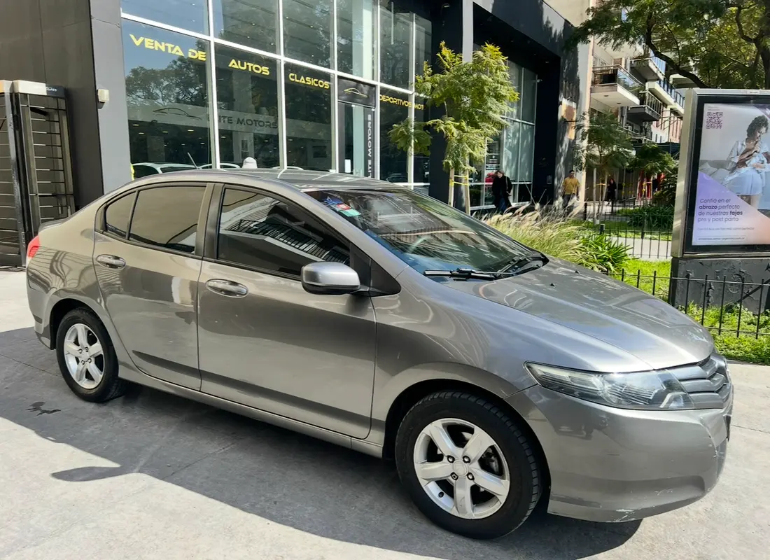 Mira esta publicación de Honda City 2010 en Motordil