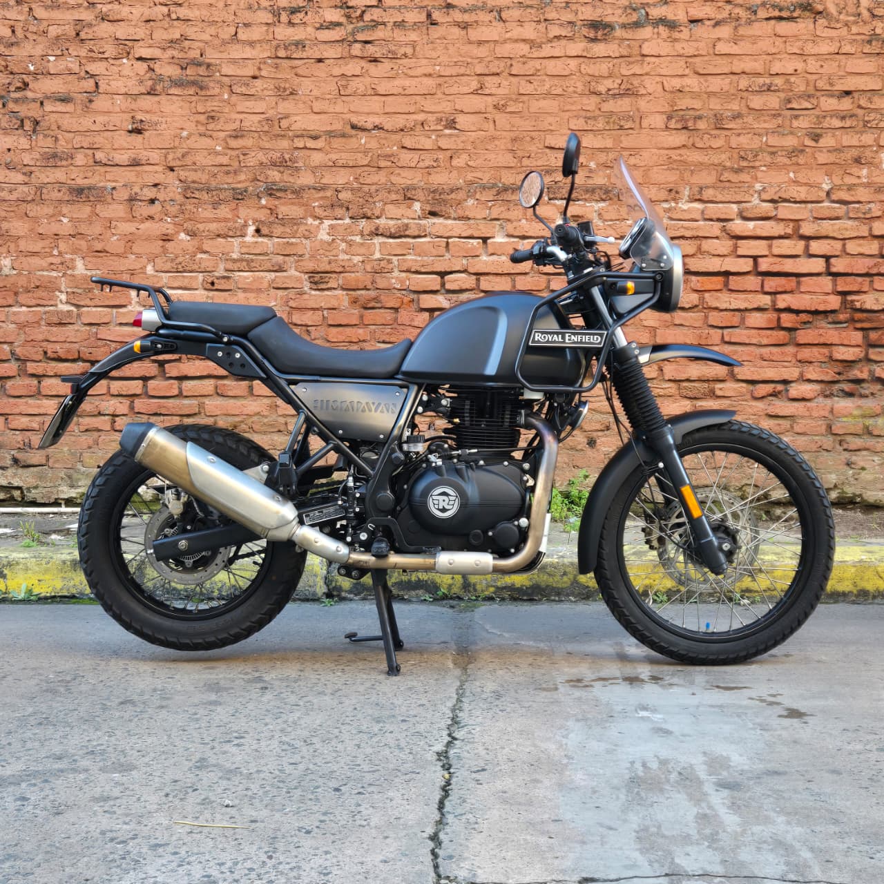 Mira esta publicación de Royal Enfield 411 2018 en Motordil