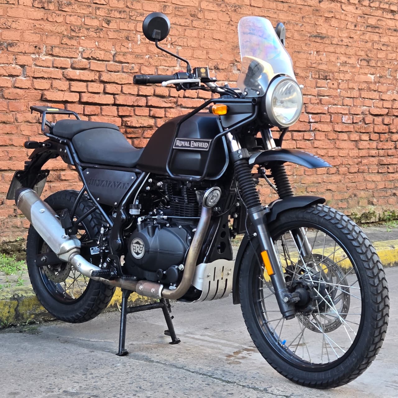 Mira esta publicación de Royal Enfield 411 2018 en Motordil