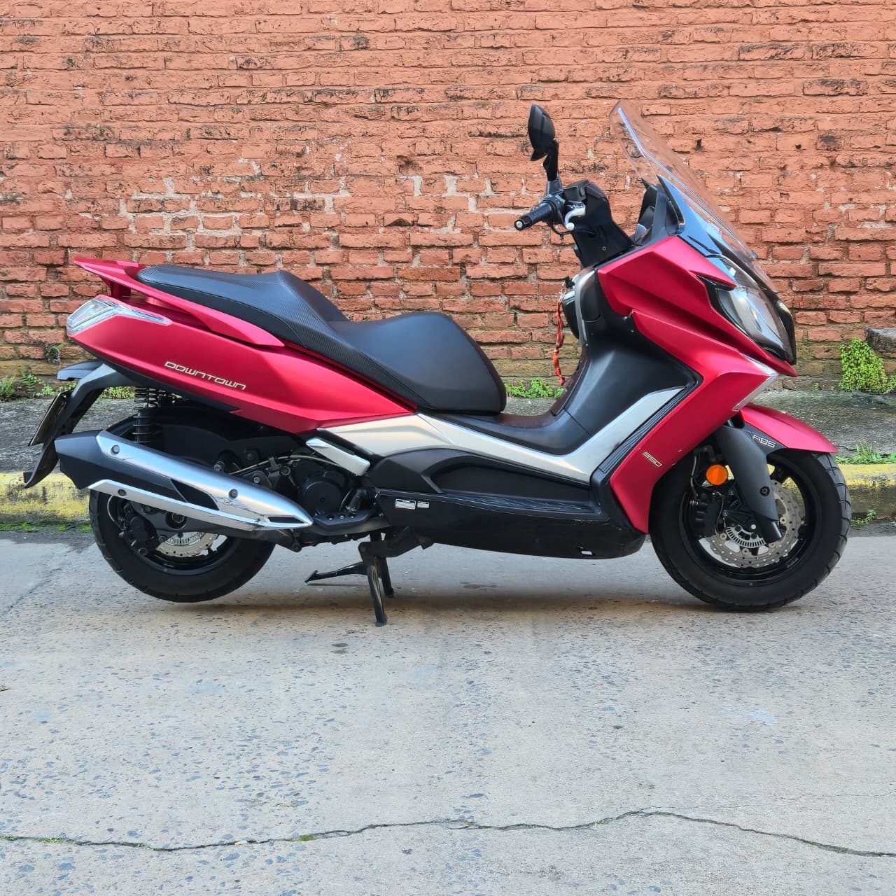 Mira esta publicación de Kymco Downtown 350 I 2021 en Motordil