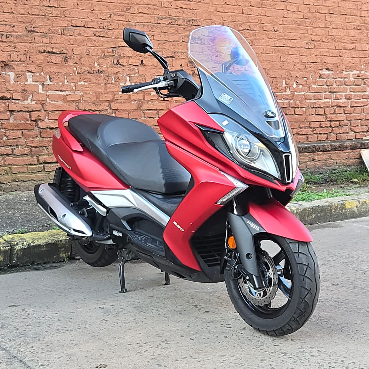 Mira esta publicación de Kymco Downtown 350 I 2021 en Motordil