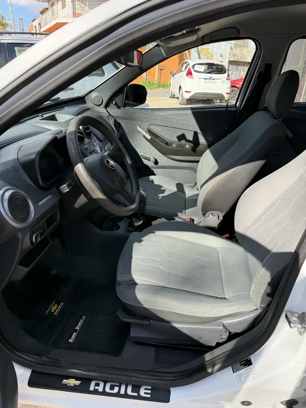 Mira esta publicación de Chevrolet Agile 2012 en Motordil