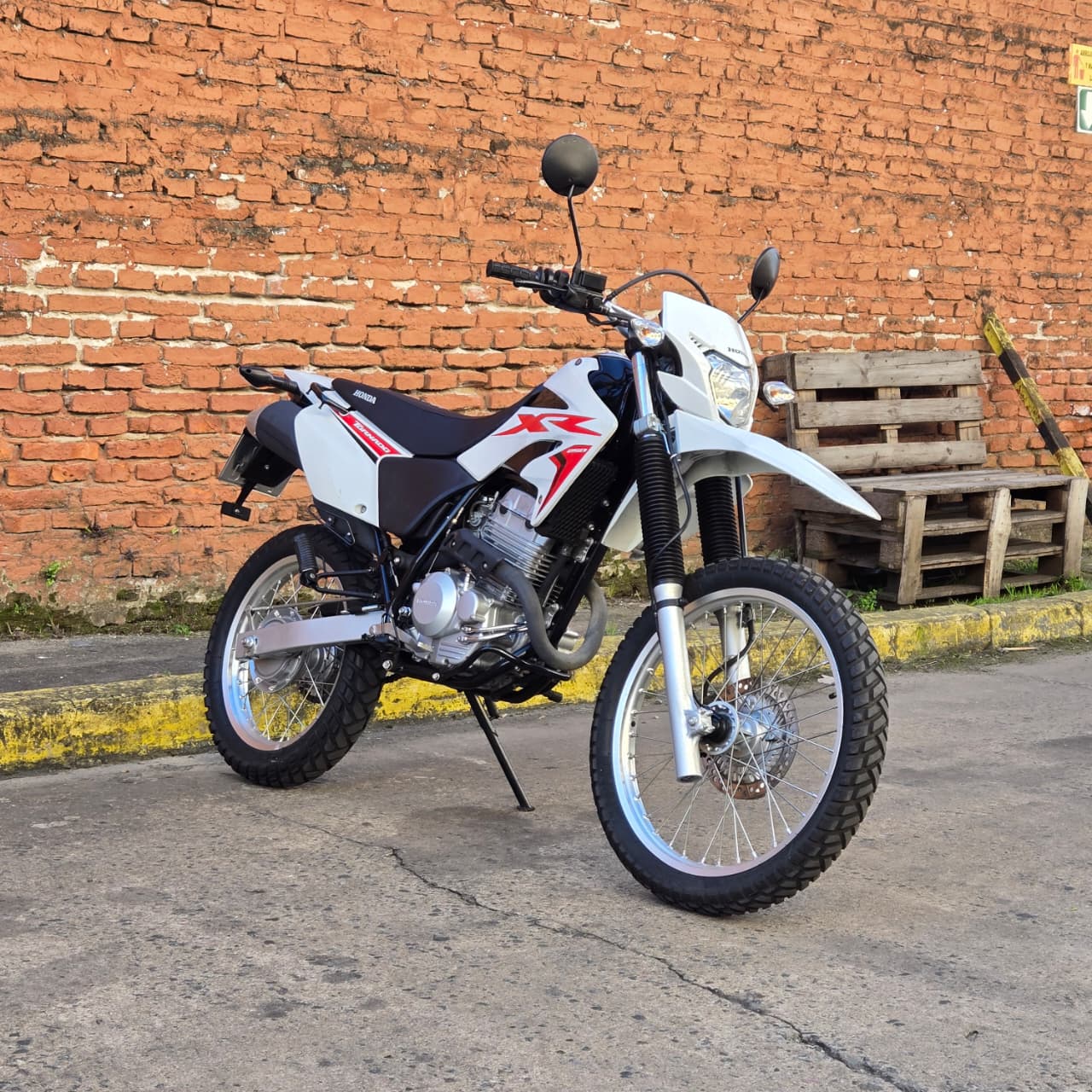Mira esta publicación de Honda XR 250 Tornado 2023 en Motordil