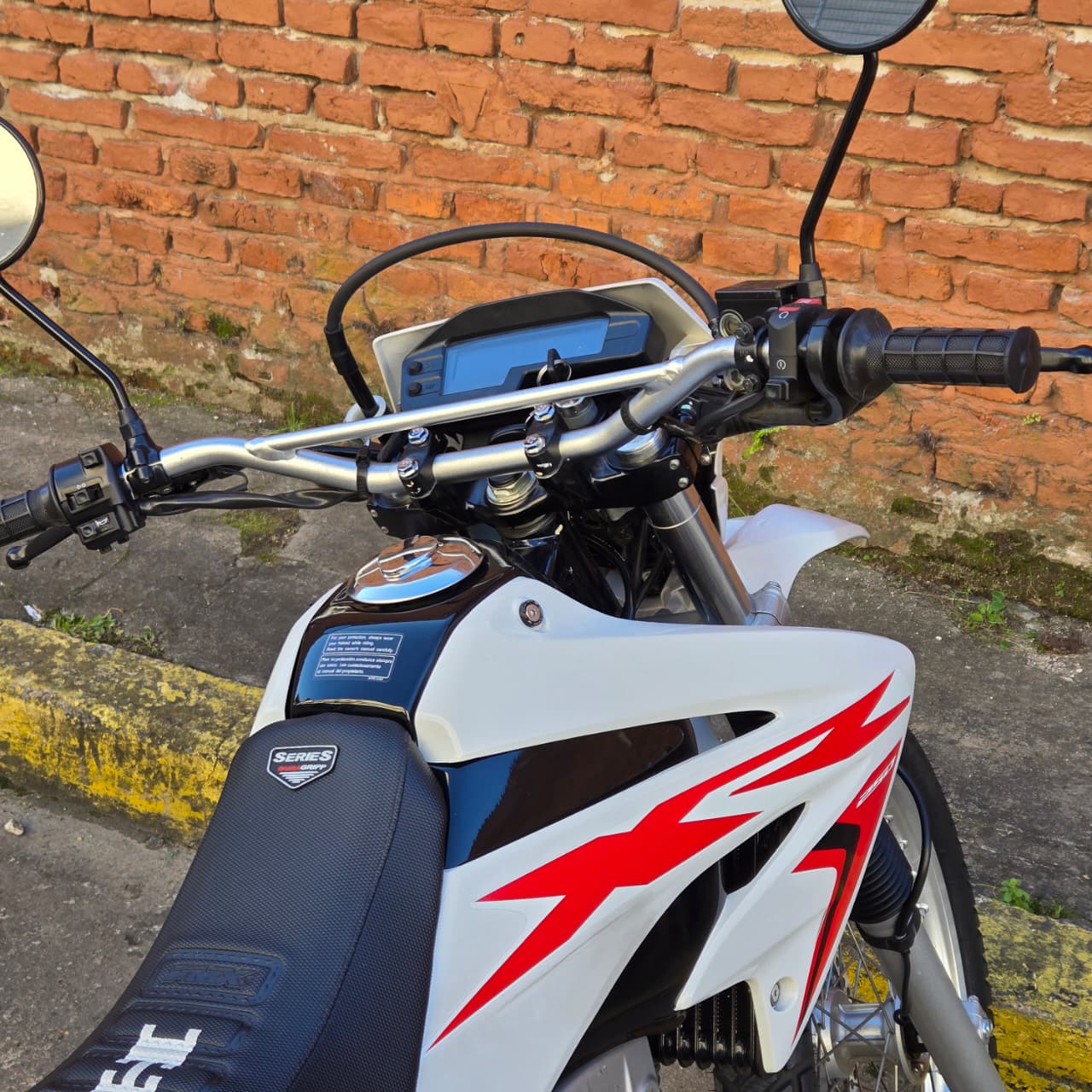 Mira esta publicación de Honda XR 250 Tornado 2023 en Motordil