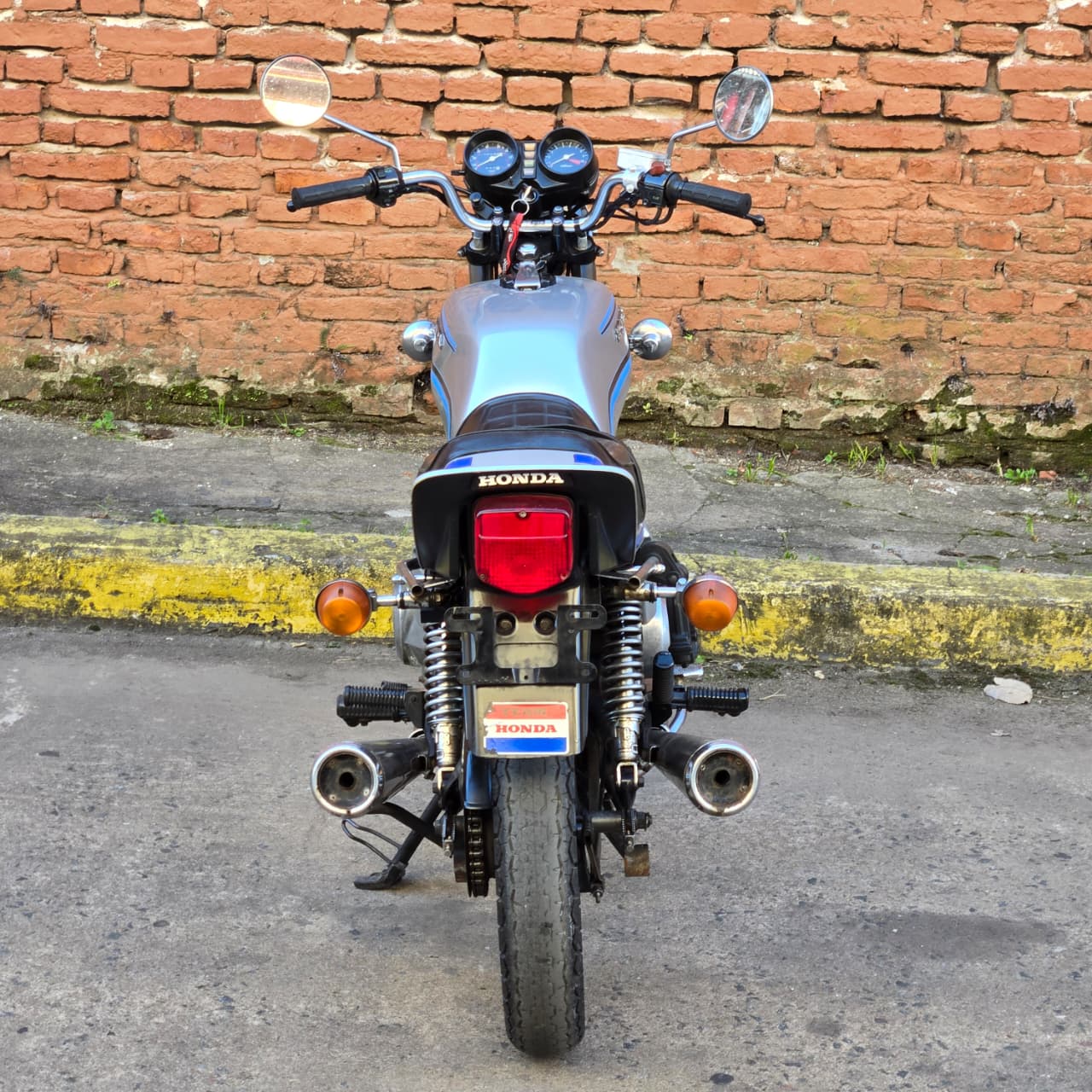 Mira esta publicación de Honda CB 400 N 1981 en Motordil