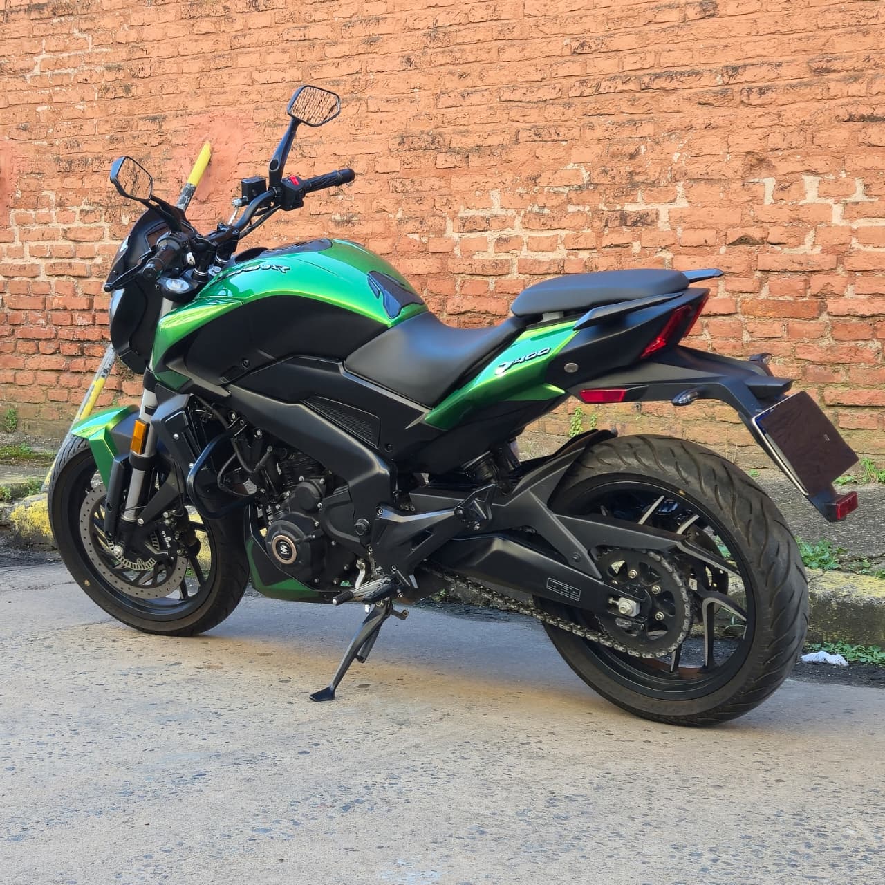 Mira esta publicación de Bajaj Dominar 400 NEW 2019 2021 en Motordil