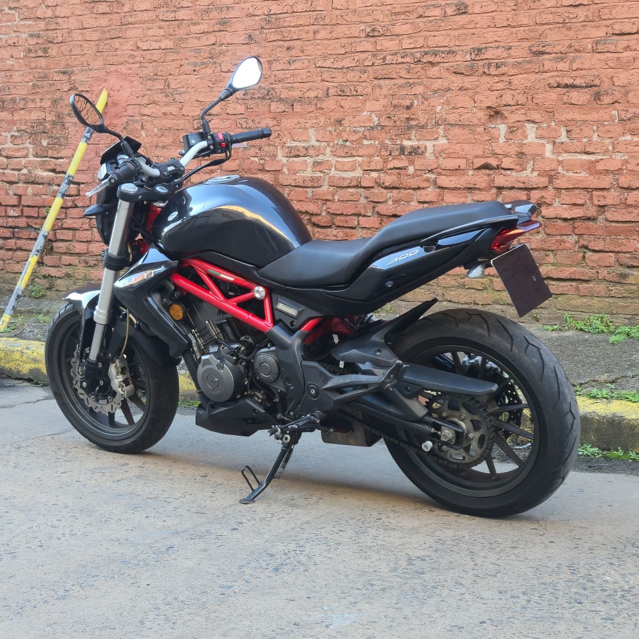 Mira esta publicación de Benelli TNT 300 2018 en Motordil