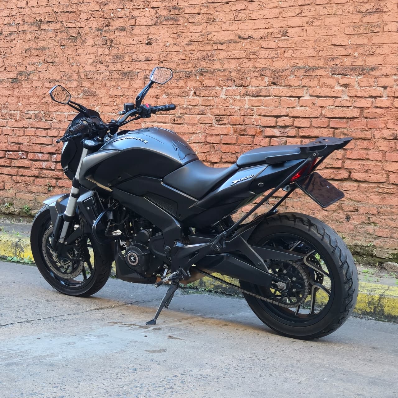 Mira esta publicación de Bajaj Dominar 400 NEW 2019 2021 en Motordil