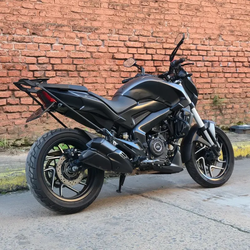 Mira esta publicación de Bajaj Dominar 400 NEW 2019 2021 en Motordil