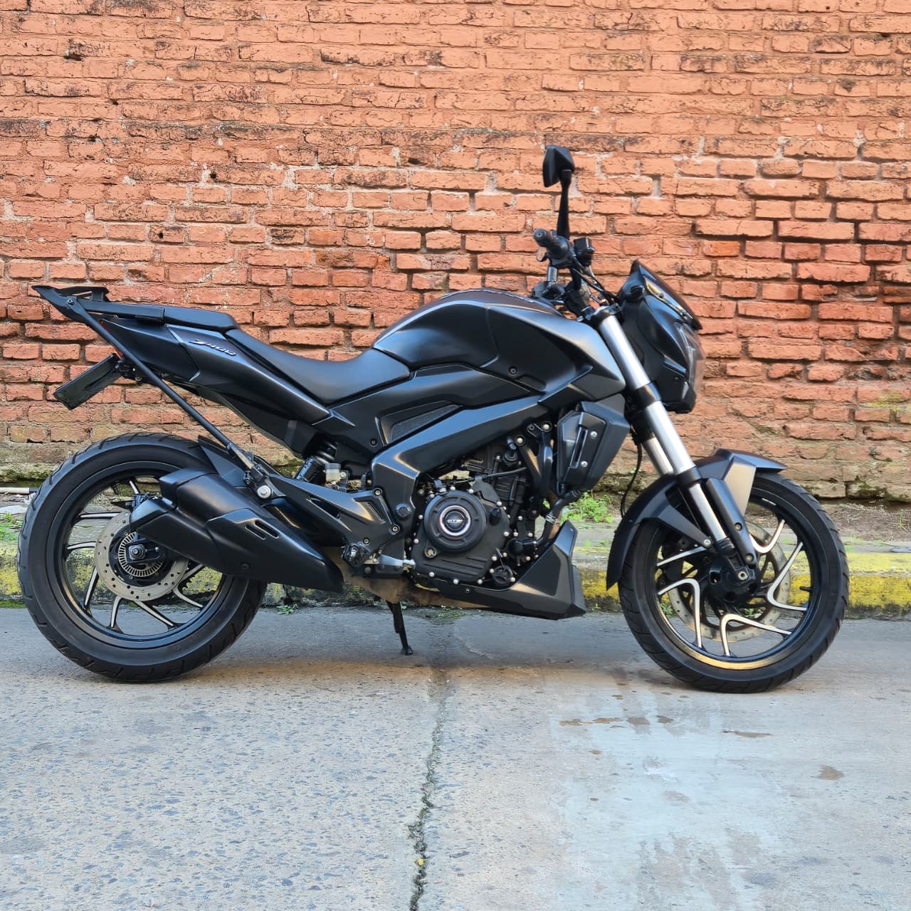 Mira esta publicación de Bajaj Dominar 400 NEW 2019 2021 en Motordil