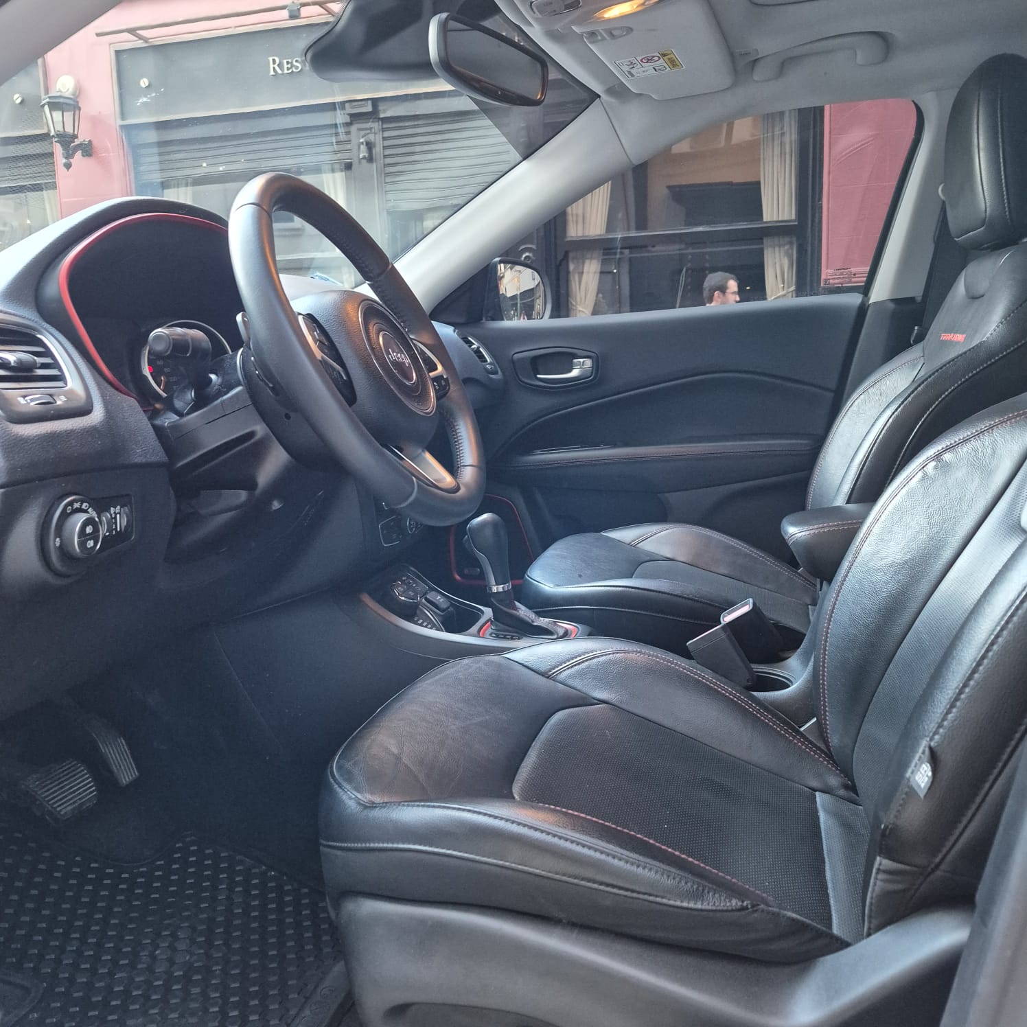 Mira esta publicación de Jeep Compass 2021 en Motordil