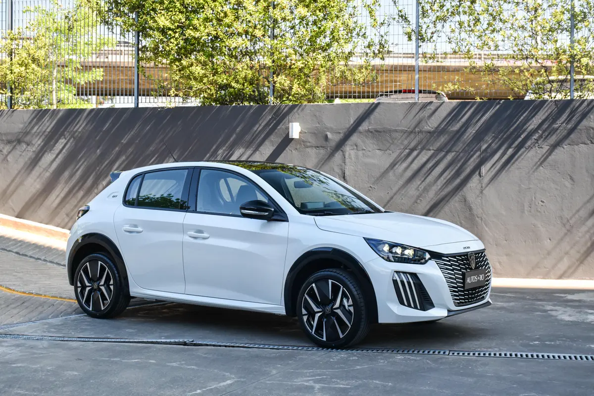 Mira esta publicación de Peugeot 208 2025 en Motordil