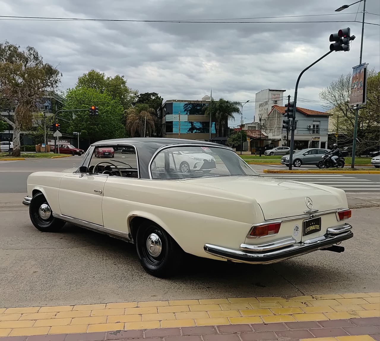 Mira esta publicación de Mercedes Benz 220 1963 en Motordil