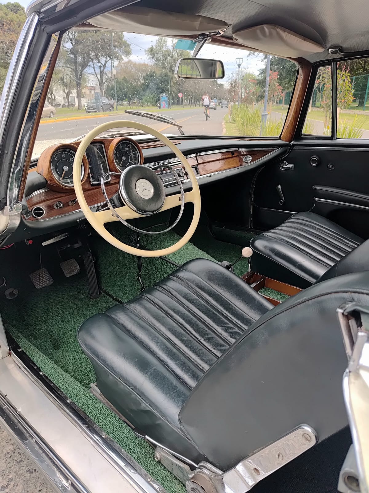 Mira esta publicación de Mercedes Benz 220 1963 en Motordil