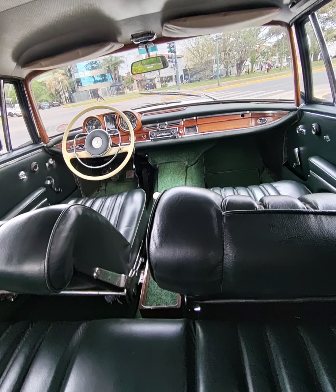 Mirá esta publicación de Mercedes Benz 220
