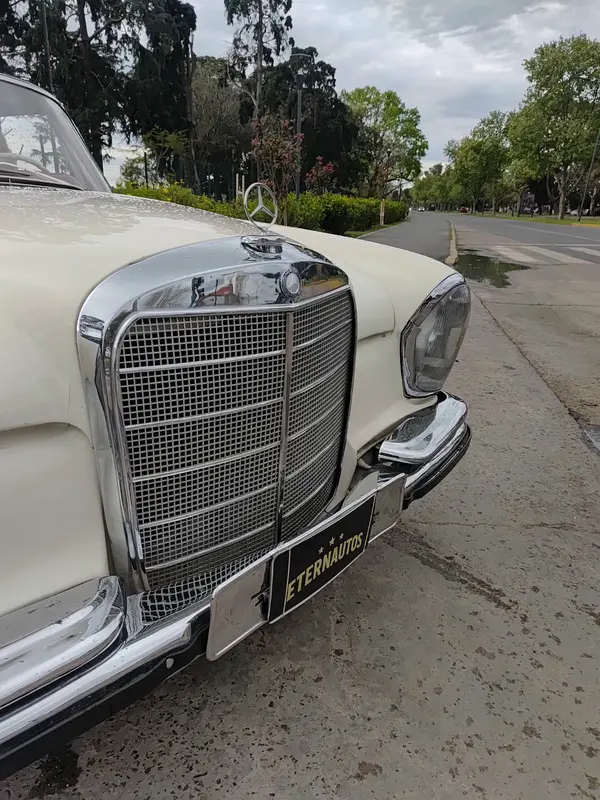 Mirá esta publicación de Mercedes Benz 220