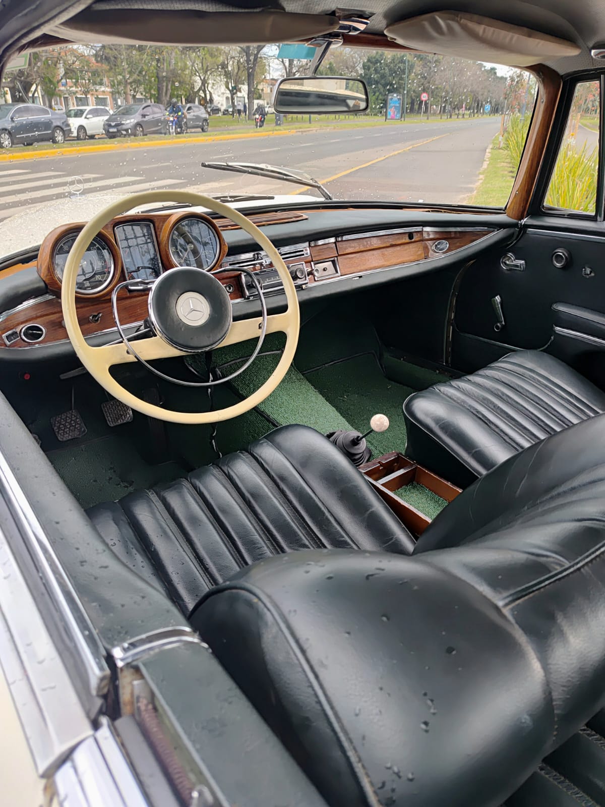 Mira esta publicación de Mercedes Benz 220 1963 en Motordil