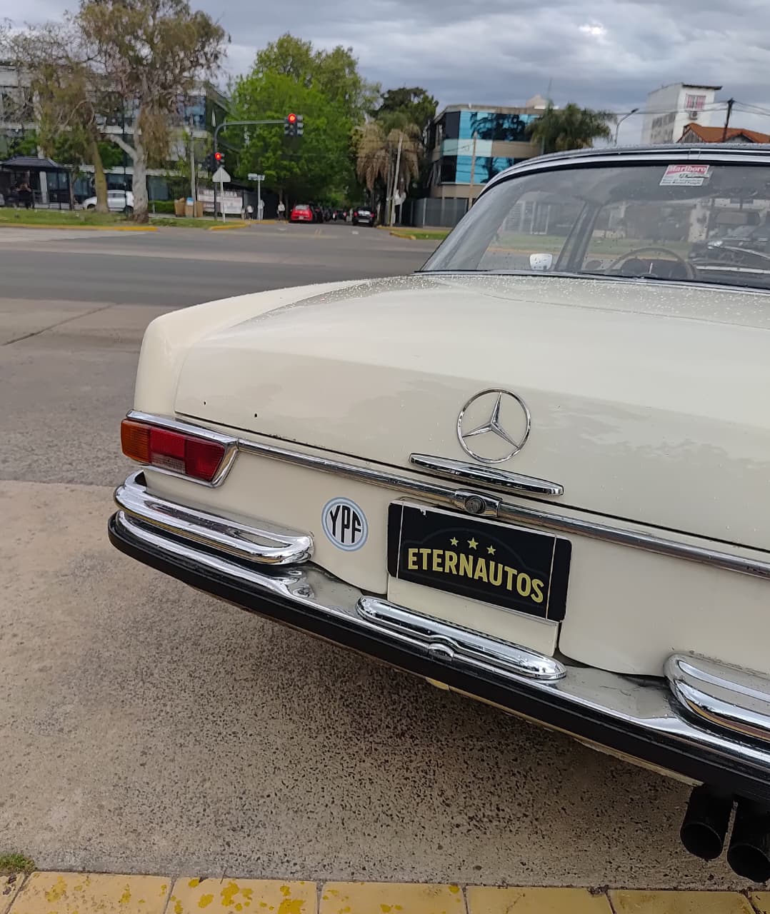 Mira esta publicación de Mercedes Benz 220 1963 en Motordil