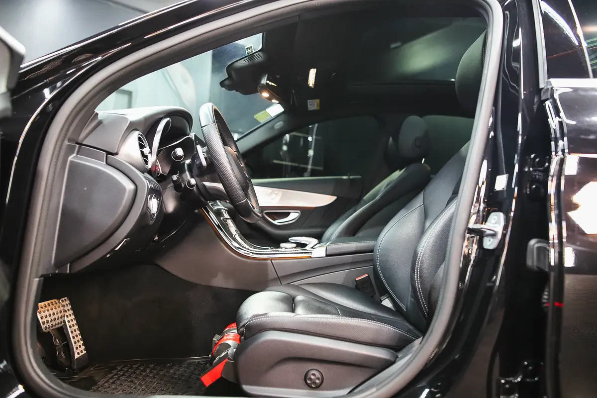 Mira esta publicación de Mercedes Benz Clase C 2018 en Motordil