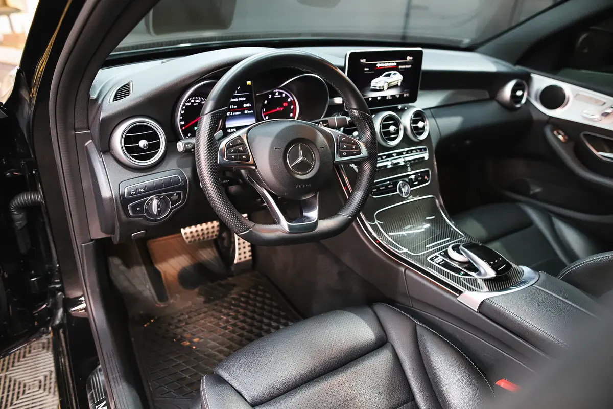 Mira esta publicación de Mercedes Benz Clase C 2018 en Motordil