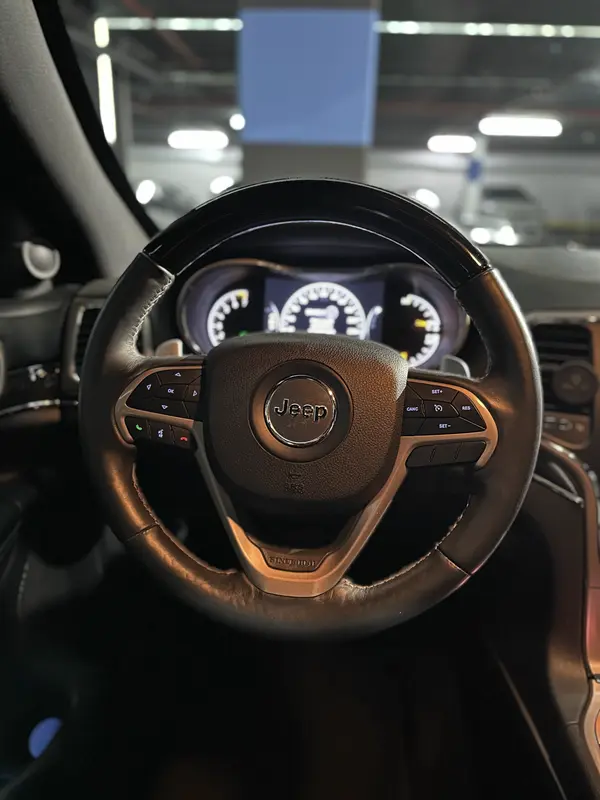 Mira esta publicación de Jeep Grand Cherokee 2020 en Motordil