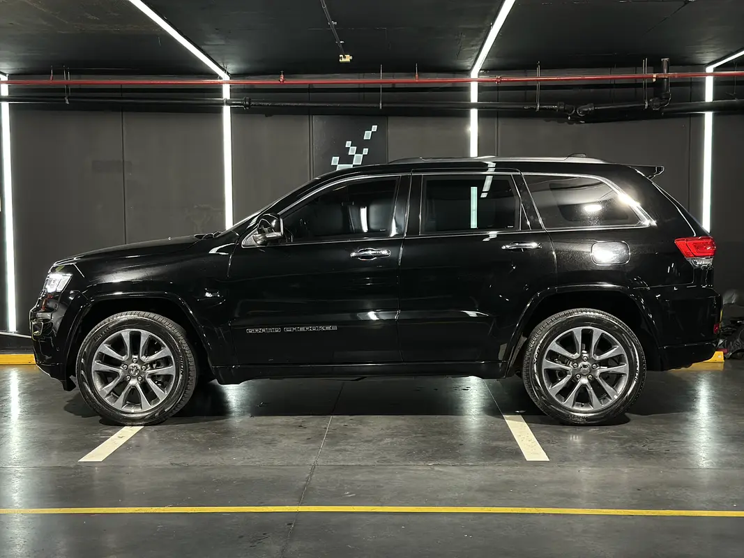 Mira esta publicación de Jeep Grand Cherokee 2020 en Motordil