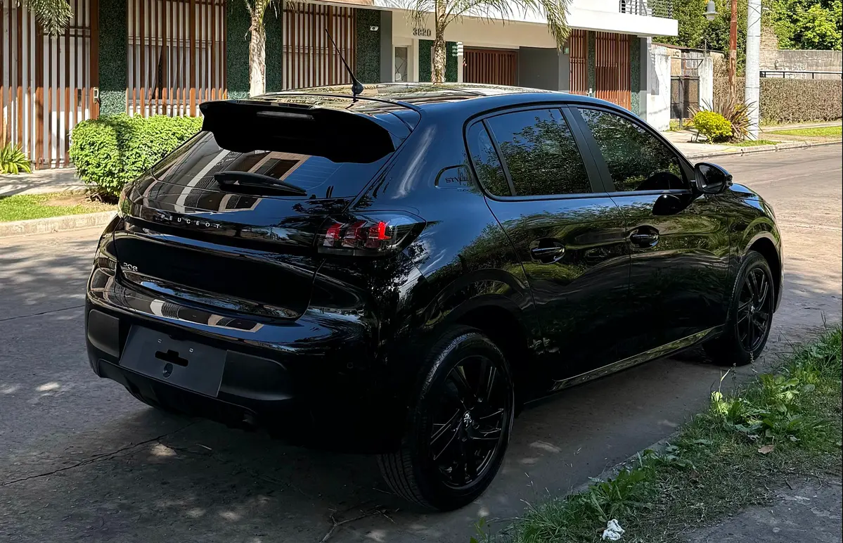 Mira esta publicación de Peugeot 208 2023 en Motordil