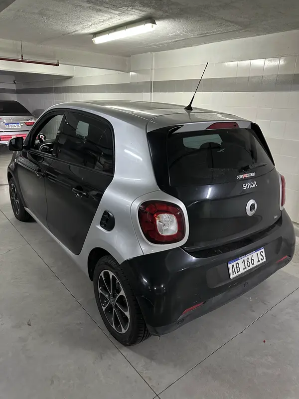 Mira esta publicación de Smart Forfour 2017 en Motordil