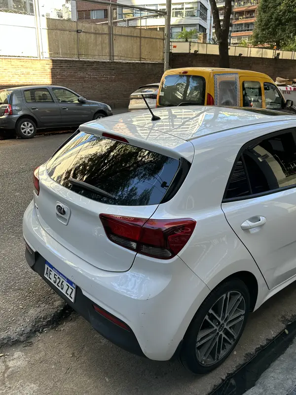 Mira esta publicación de KIA RIO 2021 en Motordil