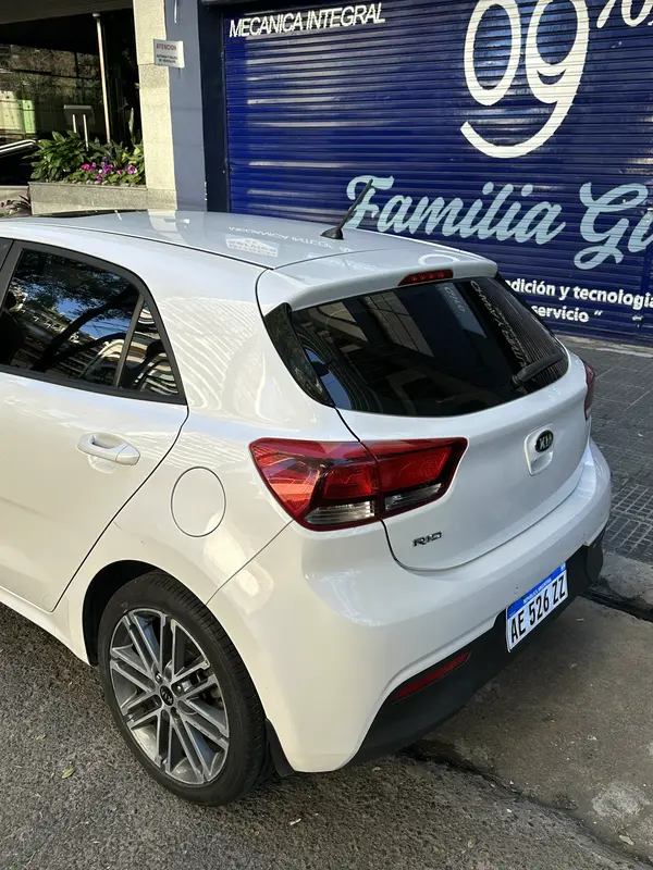 Mira esta publicación de KIA RIO 2021 en Motordil