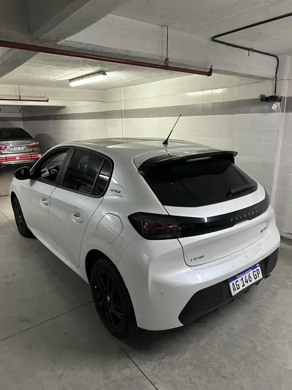 Mira esta publicación de Peugeot 208 2023 en Motordil