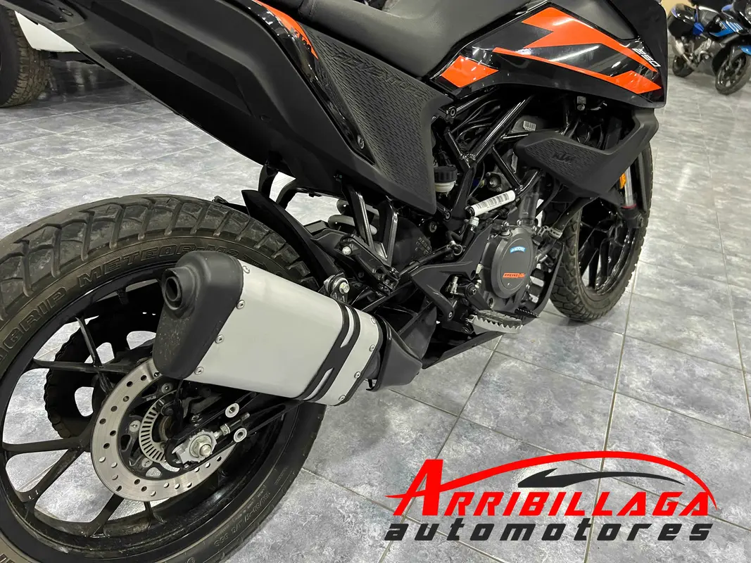 Mira esta publicación de KTM Adventure 250 2022 en Motordil