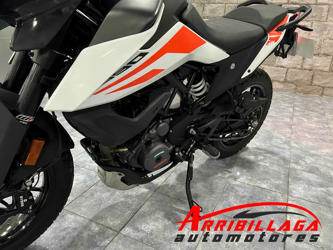 Mira esta publicación de KTM Adventure 390 2021 en Motordil