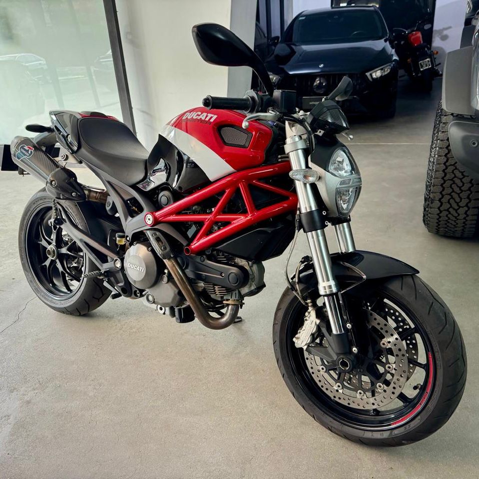 Mira esta publicación de Ducati 796 2013 en Motordil