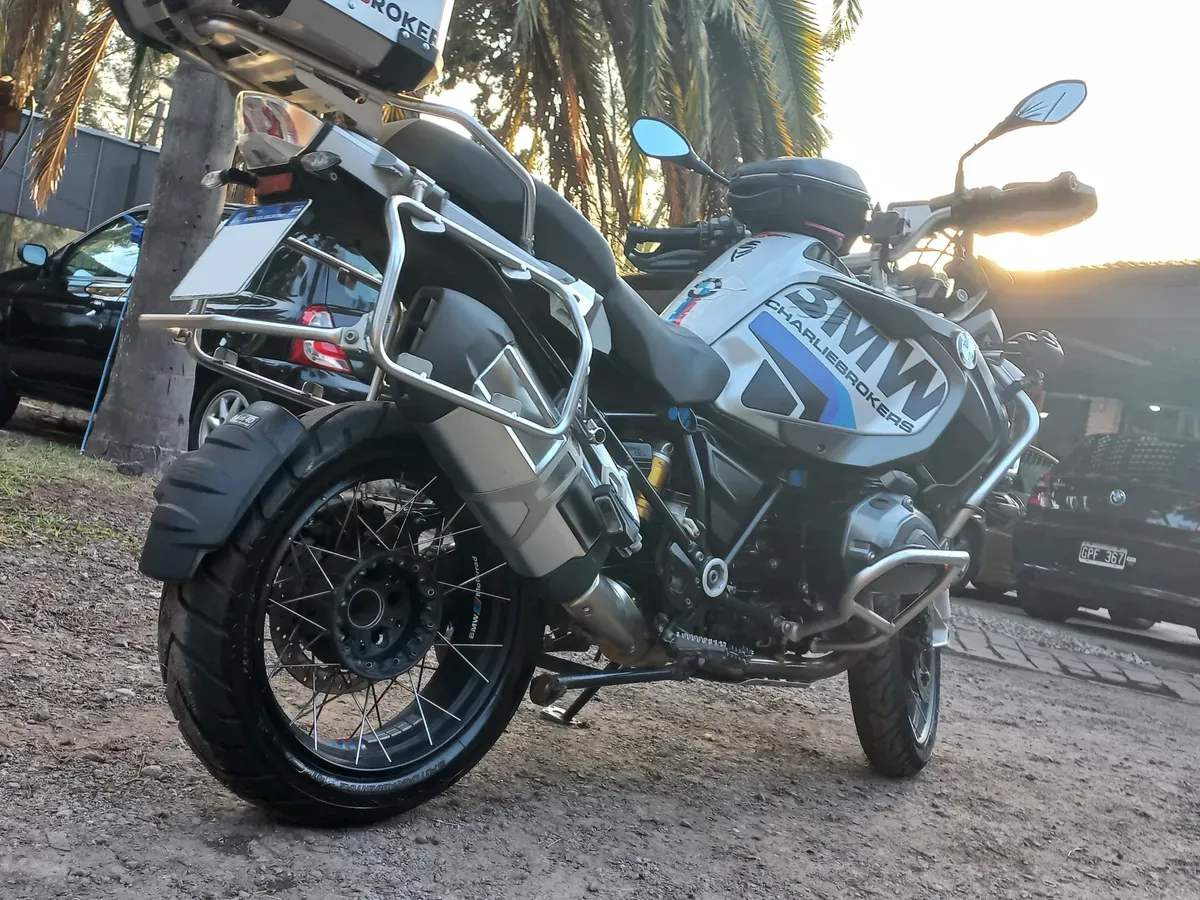 Mira esta publicación de BMW R 1200 GS Adventure 2017 en Motordil