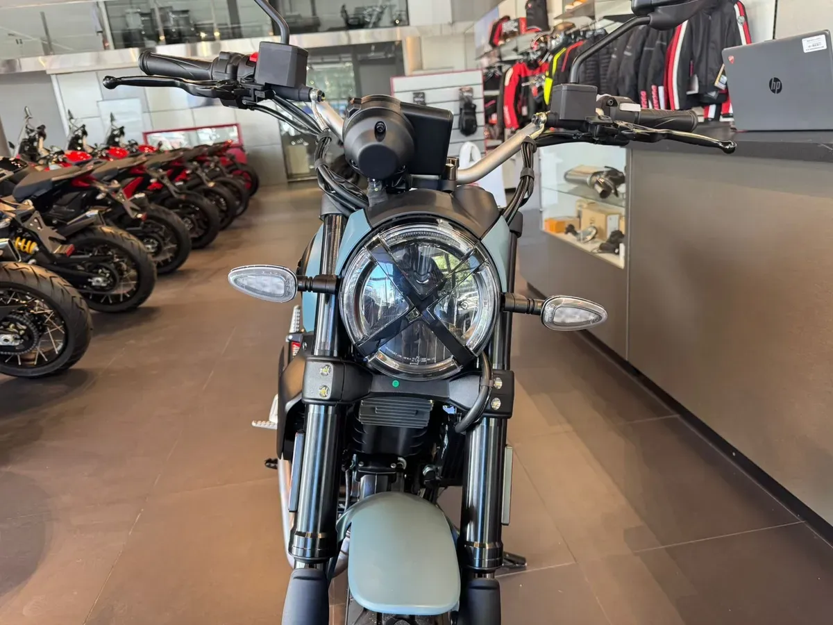 Mira esta publicación de Ducati 800 Icon Next Gen 2025 en Motordil