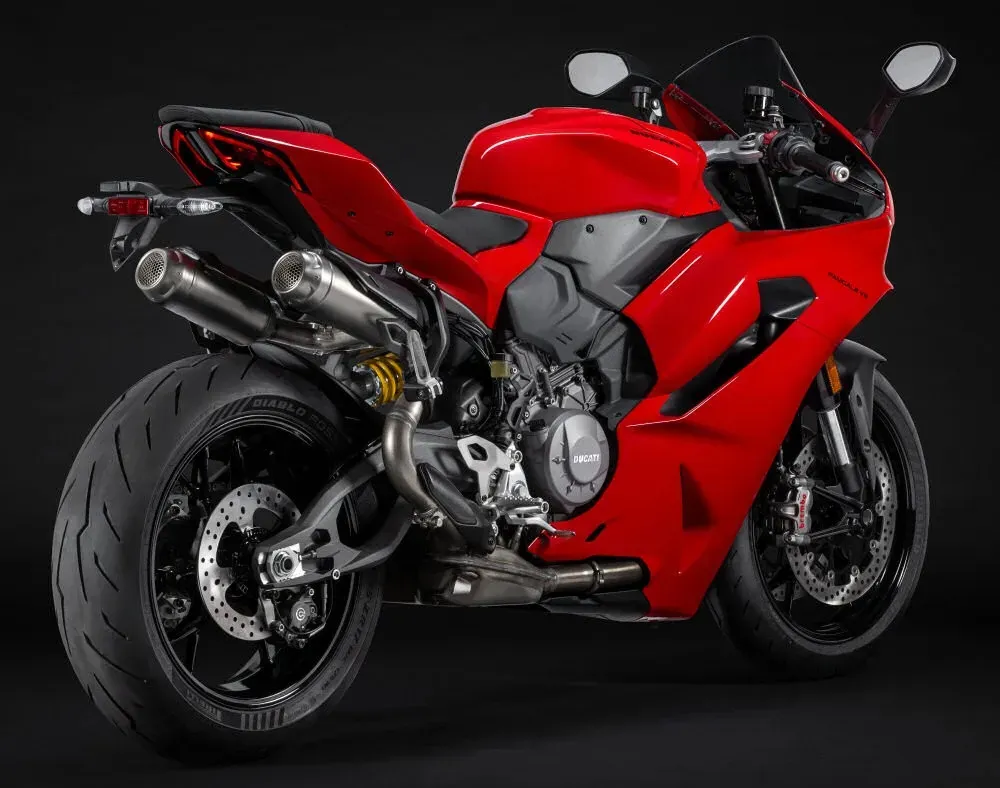 Mira esta publicación de Ducati 955 Panigale V2 2025 en Motordil
