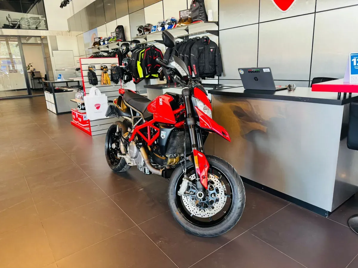 Mira esta publicación de Ducati 950 2019 en Motordil