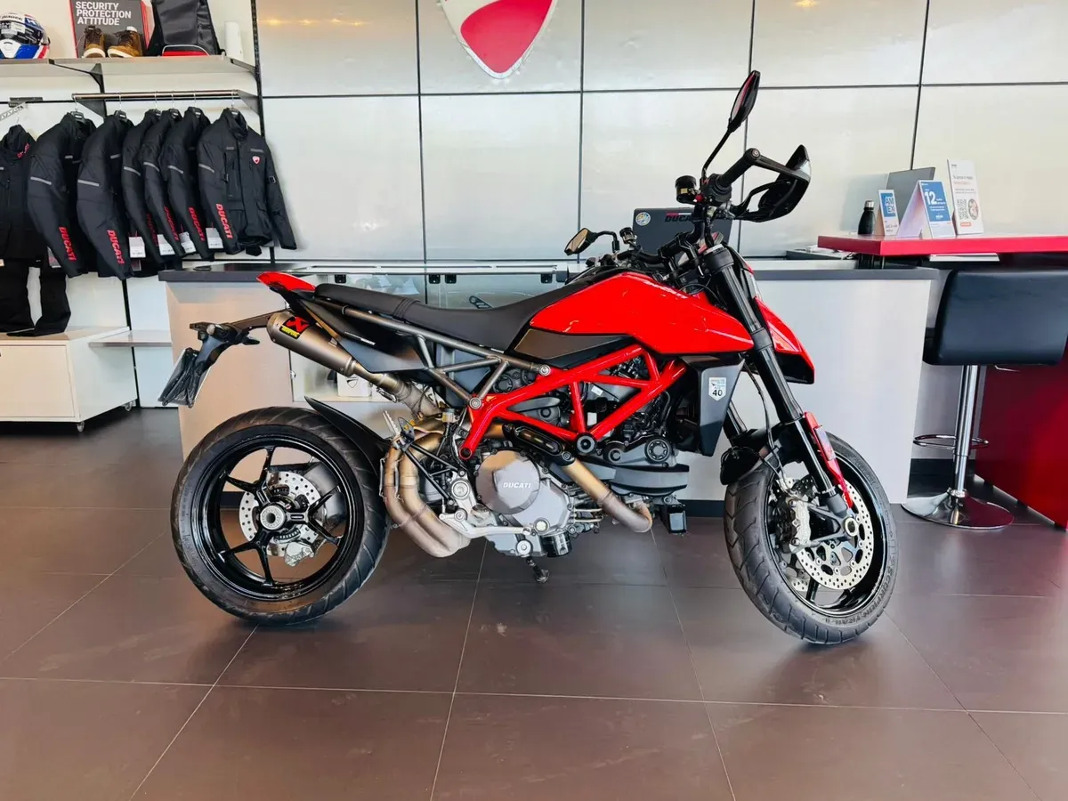 Mira esta publicación de Ducati 950 2019 en Motordil